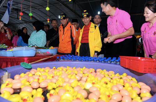 KD02_07072012_AGONG_PAMERAN