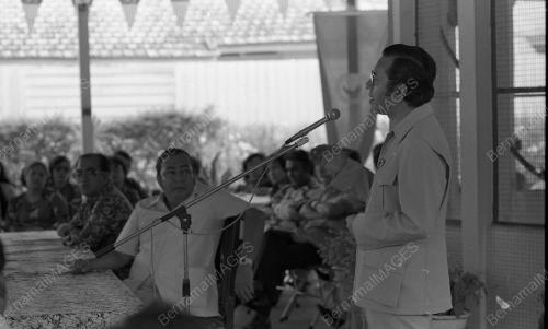 PRESIDEN UMNO BERKEMPEN