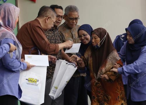 DATUK SERI SALAHUDDIN AYOB