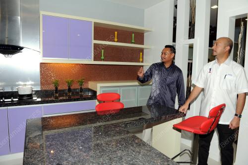 DATUK MUKHRIZ TUN MAHATHIR
