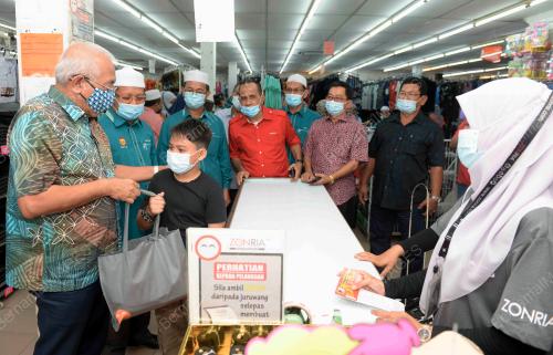 DATUK SERI MAHDZIR KHALID
