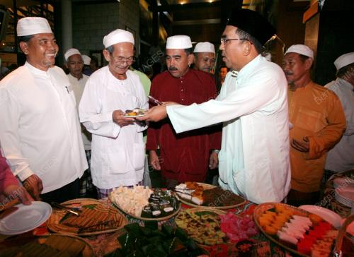 DATUK JOHARI BAHAROM