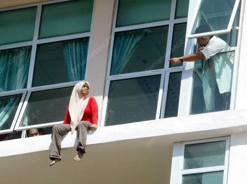 CUBAAN BUNUH DIRI