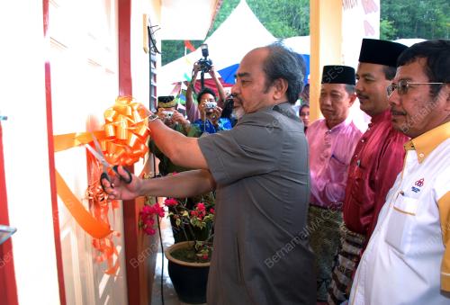 PROGRAM PENYUSUNAN SEMULA KAMPUNG FELCRA