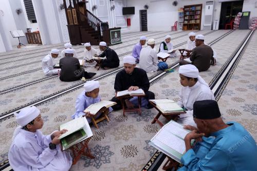BULAN RAMADAN 2024