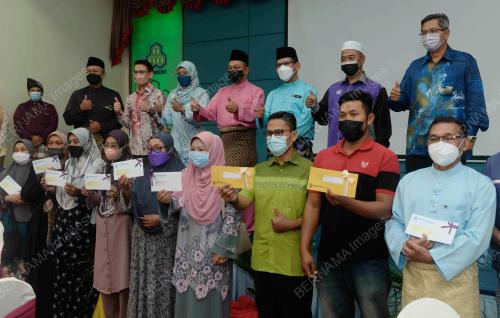 DATUK AWANG HASHIM