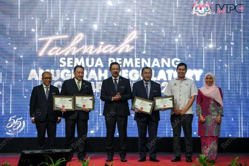 TAN SRI MOHD ZUKI ALI