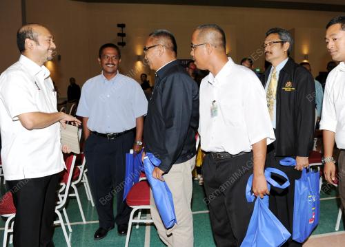 MUKHRIZ TUN MAHATHIR