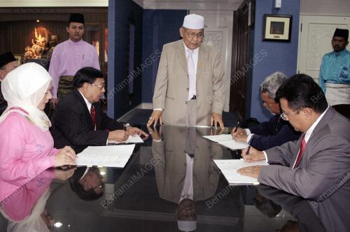 AZIZAN ABDUL RAZAK