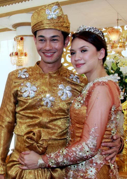 KD02_12122012_SELEBRITI_KAHWIN