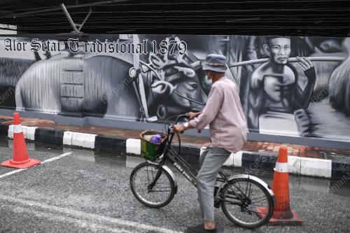 LUKISAN MURAL JELAPANG PADI