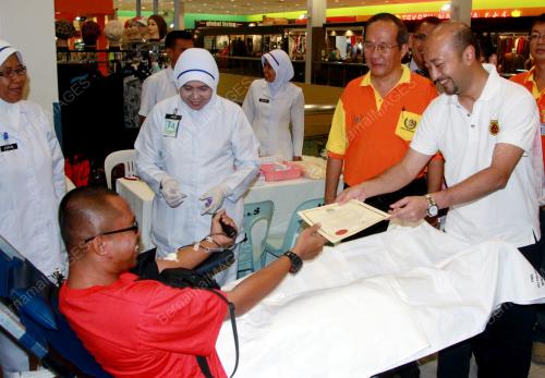 KD02_14072012_MUKHRIZ_ANSARA