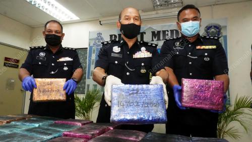 POLIS RAMPAS GANJA MAMPAT