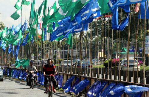 KD02_15042013_PERANG_BENDERA