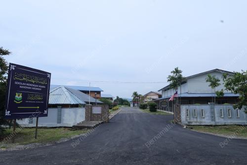 SEKOLAH MENENGAH AGAMA (SMA) NAHDHAH HASANAH MELELE