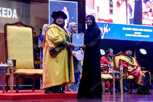 DATUK RUBIAH WANG