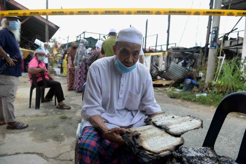 PONDOK TERBAKAR