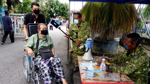 SUNTIKAN VAKSIN MENINGKAT