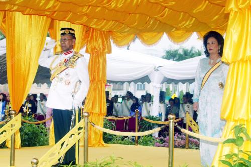 TUANKU ABDUL HALIM MUADZAM SHAH