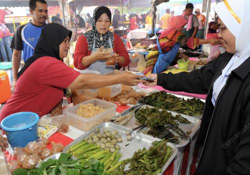 KD02_17072013_BAZAR