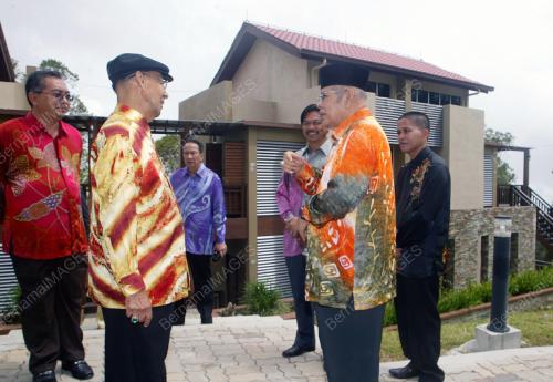TUANKU ABDUL HALIM MU'ADZAM SHAH