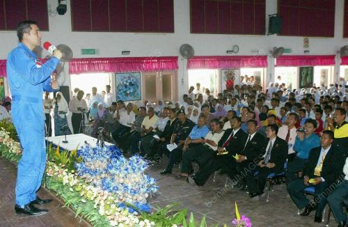 DR. SHEIKH MUSZAPHAR SHUKOR