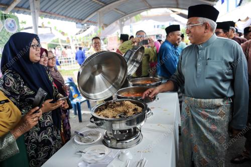 KD02_18072016_RAYA