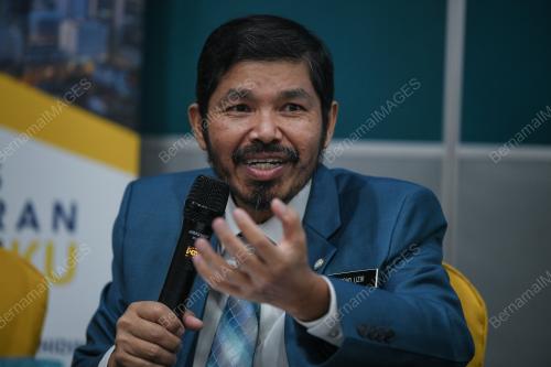 DATUK SERI DR MOHD UZIR MAHIDIN