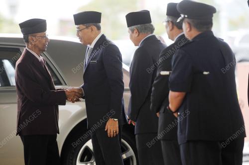 KD02_18092016_AGONG