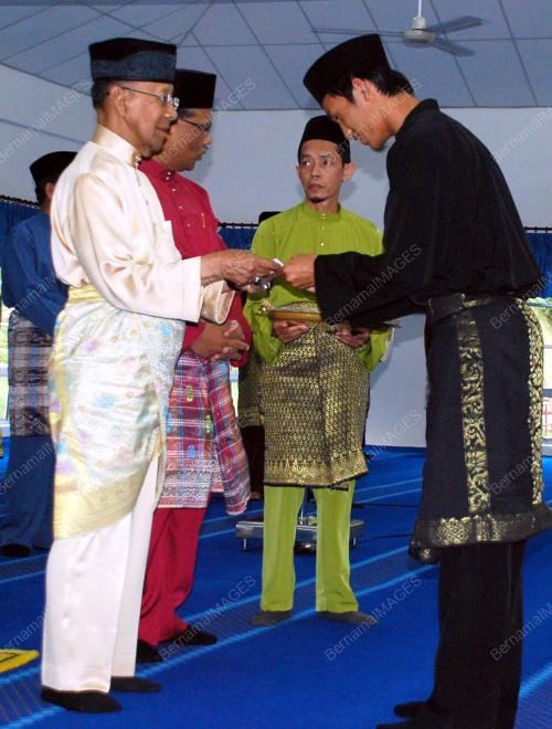 TUANKU ABDUL HALIM MUA'ADZAM SHAH