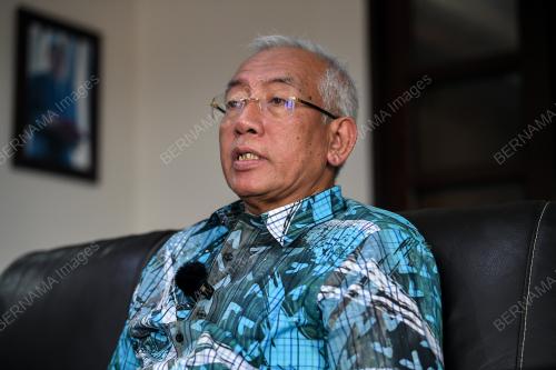 DATUK SERI MAHDZIR KHALID