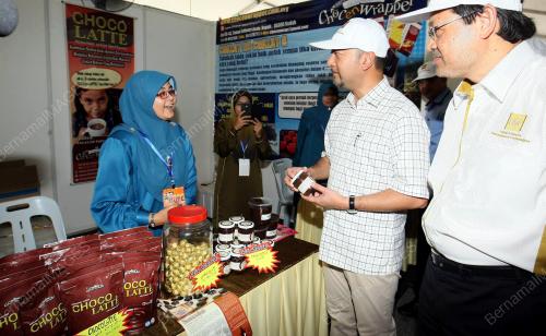 KD02_20062014_MUKHRIZ_HALAL