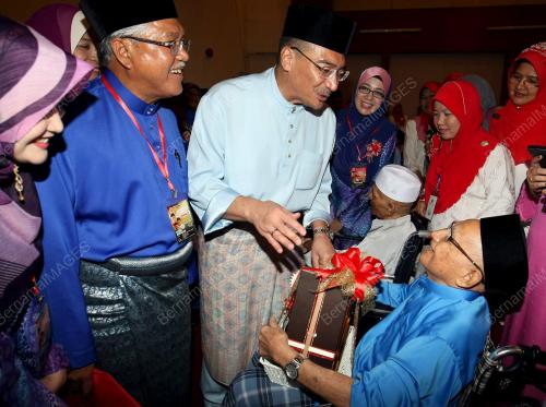 KD02_20092014_HISHAMMUDDIN_UMNO