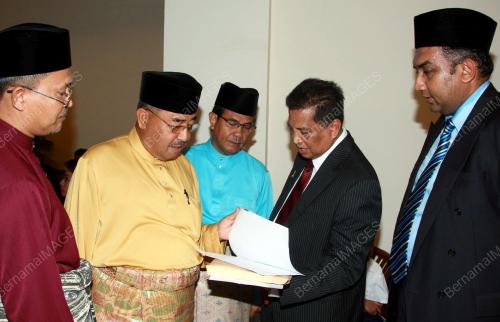 KD02_20112012_ADUN_HALANG