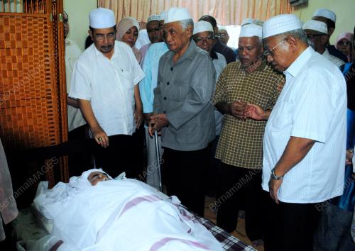 AZIZI ABDULLAH