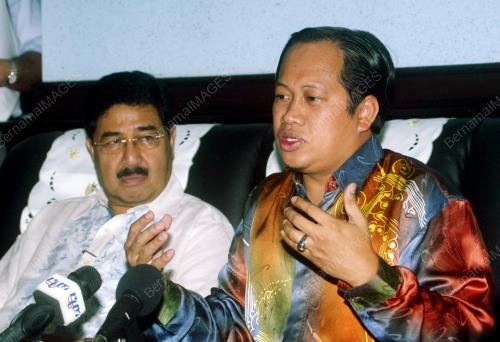 AHMAD MASLAN
