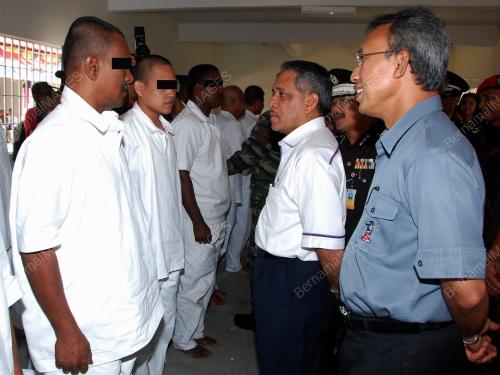 DATUK SERI DR ISMAIL AHMAD