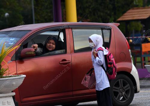 TINJAUAN PERSEKOLAHAN