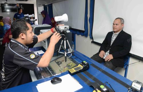 KD02_22102017_TRANSFORMASI_BN201710229037