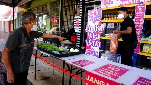 FOODBANK BANTU PENDUDUK TERJEJAS COVID-19
