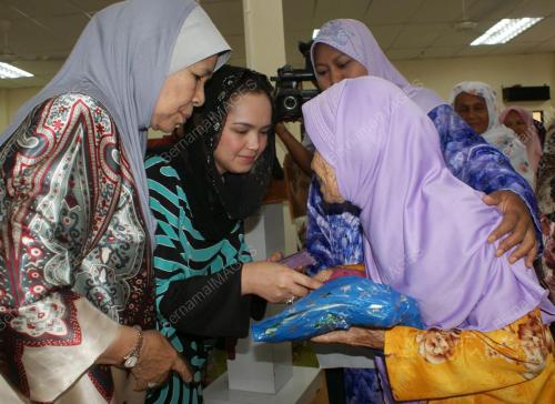 DATUK SITI NURHALIZA