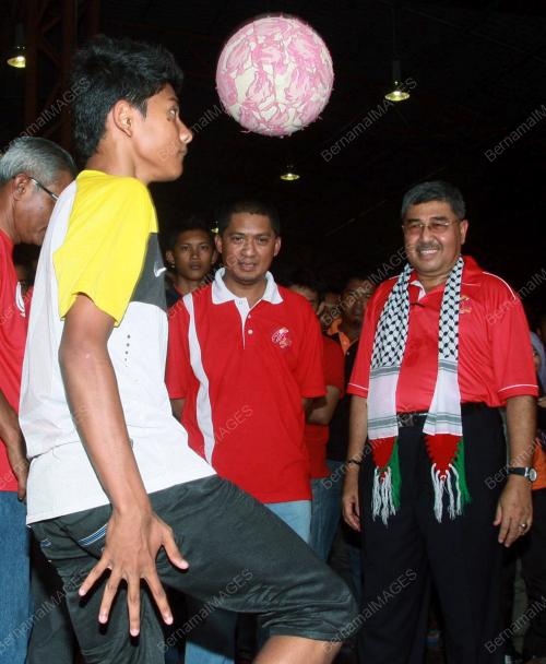 KD02_23112012_BASHAH_FUTSAL4
