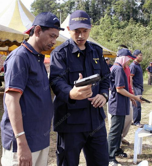AZEMAN ARIFFIN