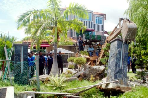 ROBOH PAGAR BUNGLOW