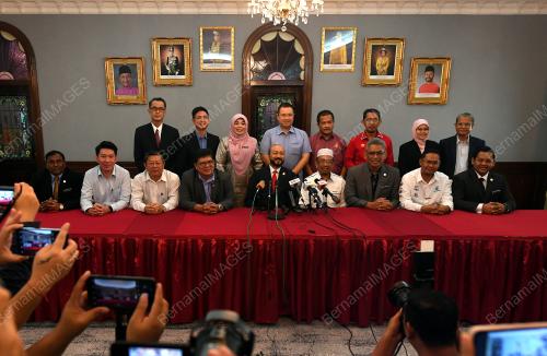 DATUK SERI MUKHRIZ TUN MAHATHIR