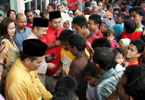 MUKHRIZ TUN MAHATHIR