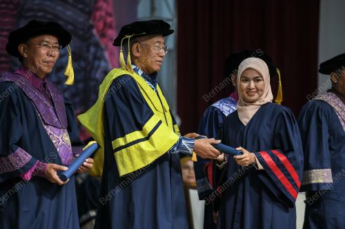 DATUK SERI MAHDZIR KHALID