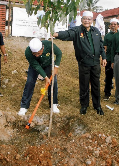 AZIZAN ABDUL RAZAK