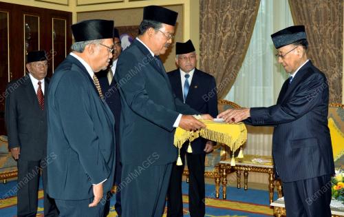 KD02_29122012_AGONG_ZAKAT