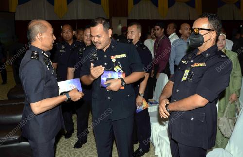 DATUK MOHD ROZE SHAARI